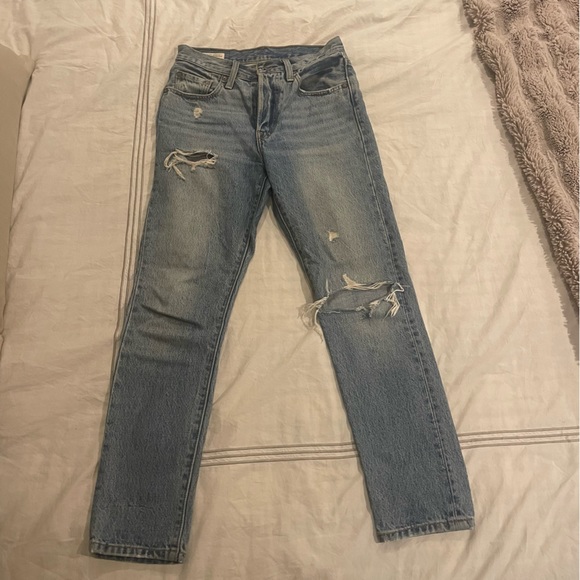 Levi’s 501 Distressed Jeans - Picture 6 of 6